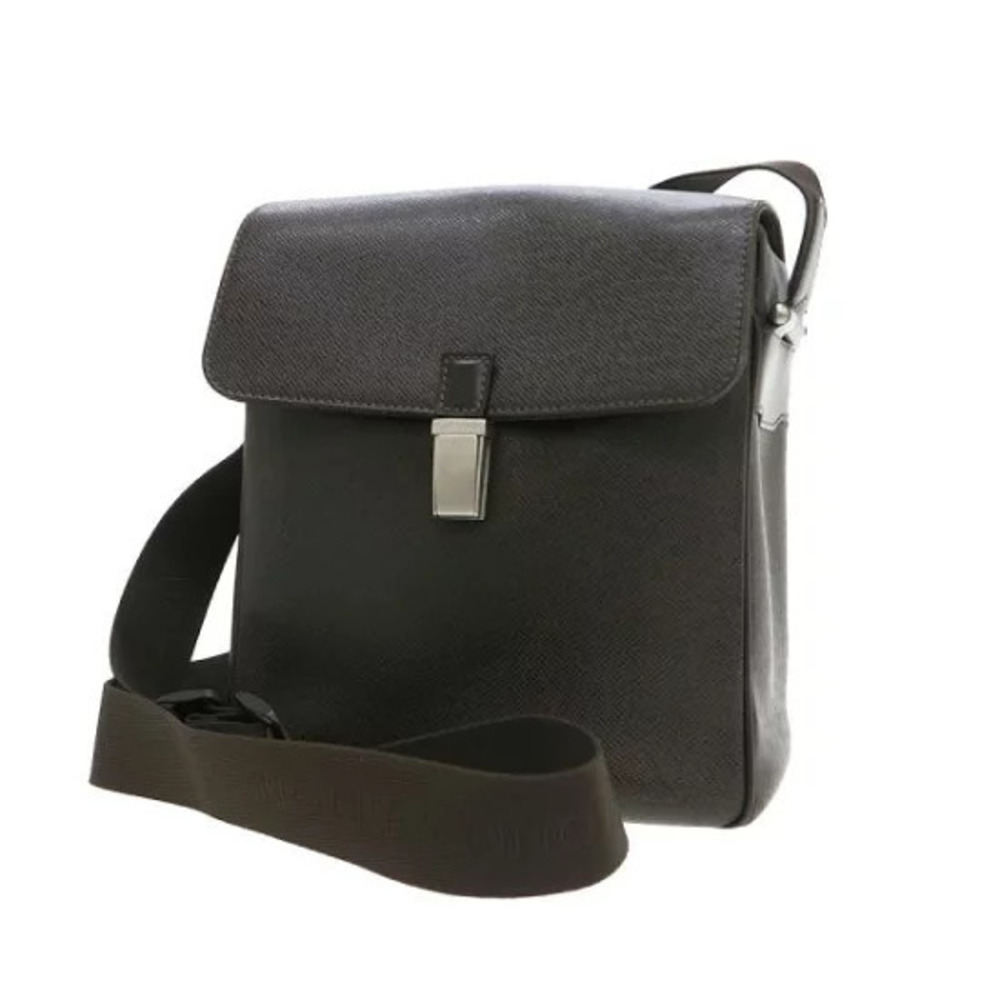Louis Vuitton Taiga Yaranga Crossbody Black